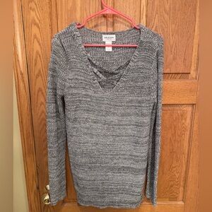 Arizona Jean Company Women's Charcoal V-Neck Sweater